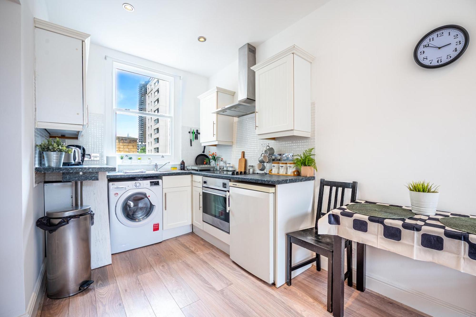 One-Bed Flat, Kensington, Bank Payment To The Host Within 24H From The Reservation Apartman London Kültér fotó