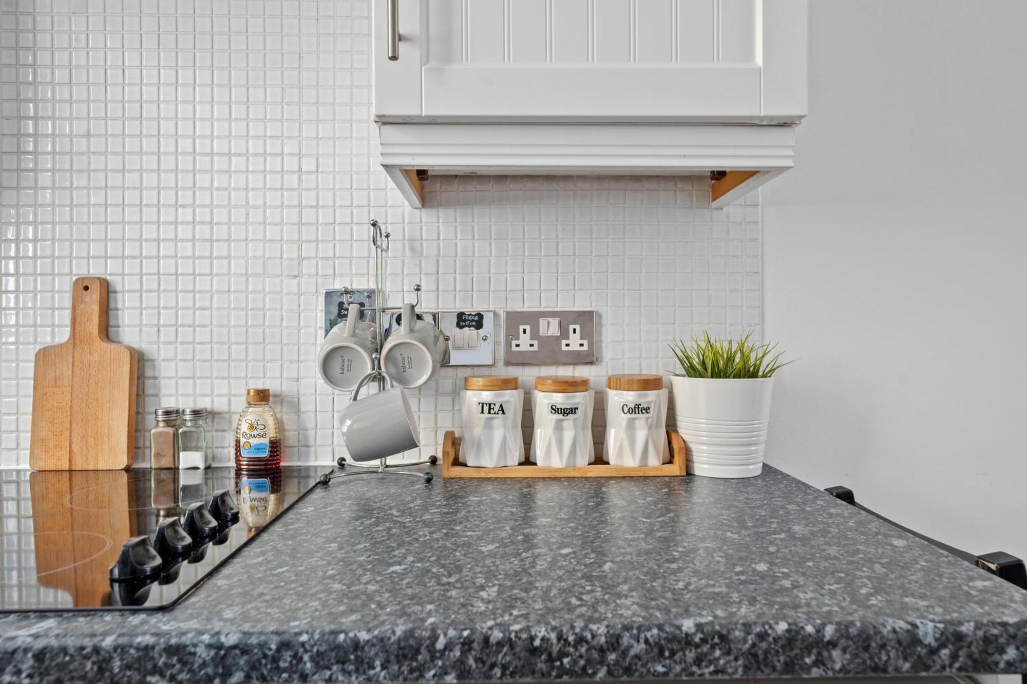 One-Bed Flat, Kensington, Bank Payment To The Host Within 24H From The Reservation Apartman London Kültér fotó